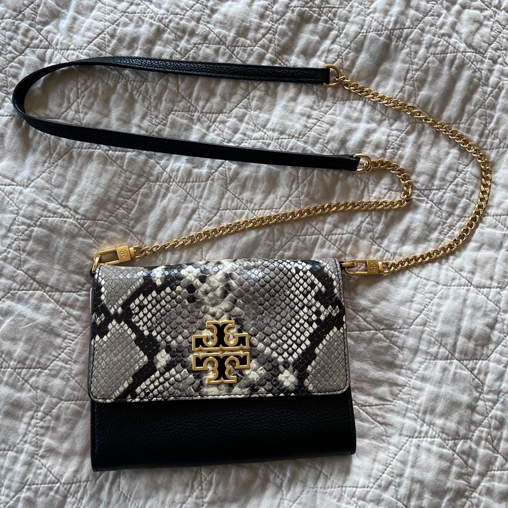 Tory Burch Britten Chain Wallet Crossbody